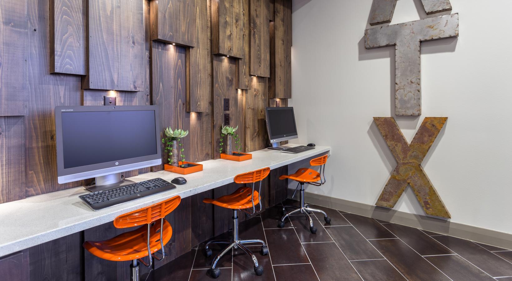 Take advantage of all Pearl Lantana has to offer business center with computer stations